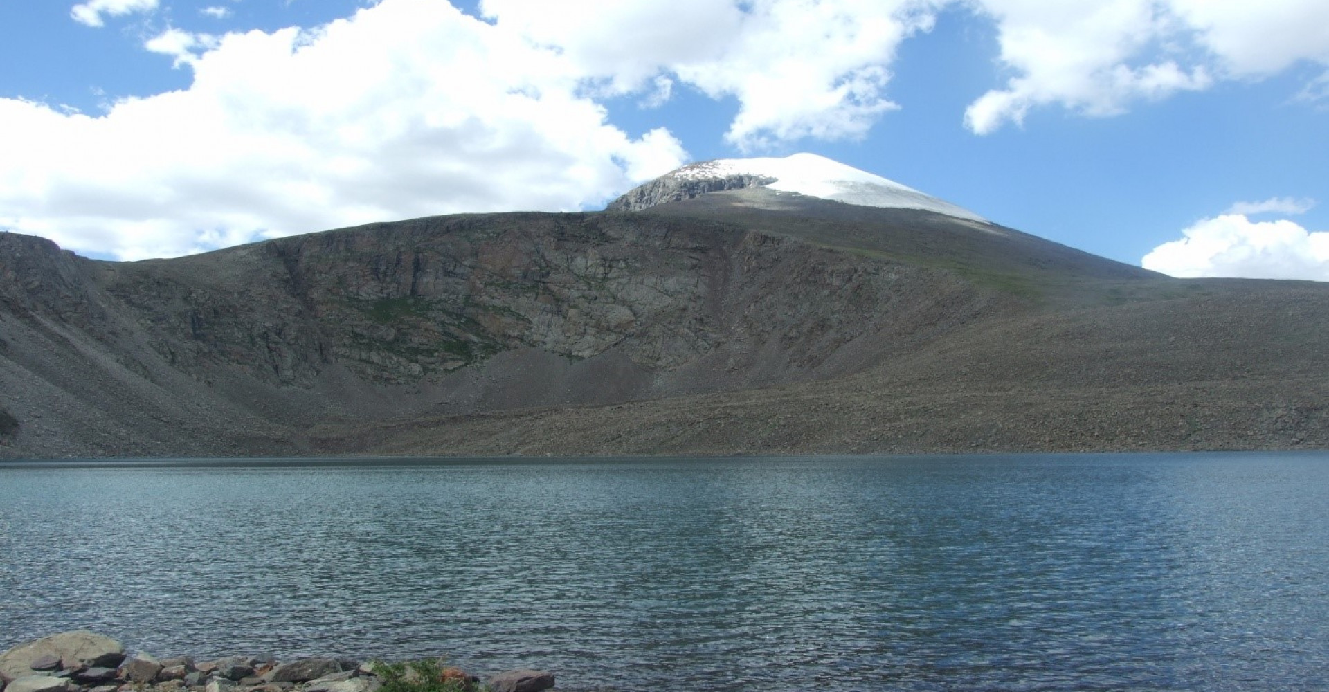Badar Khundaga Lake