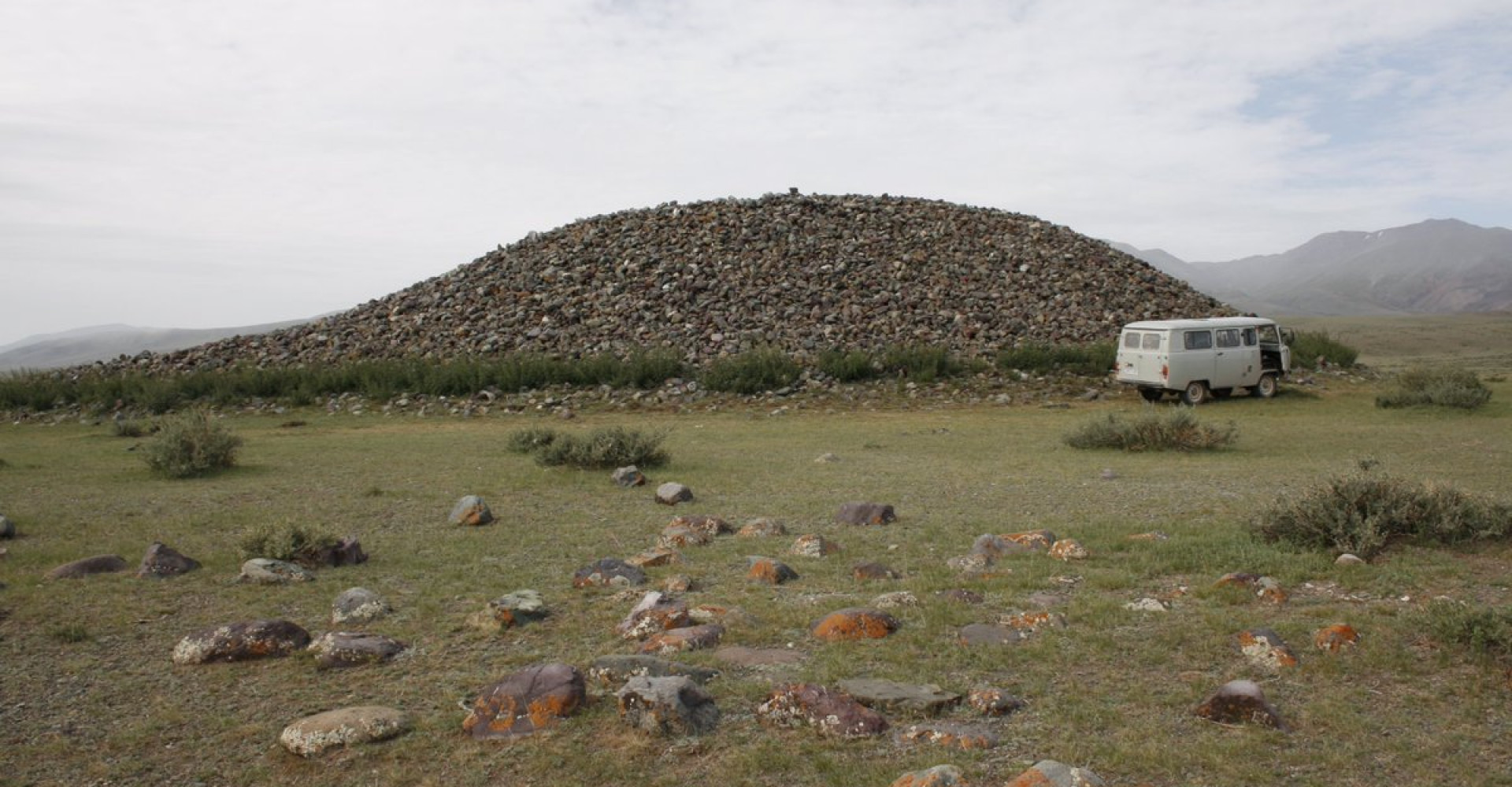 GRAVE OF ZAGAL BAATAR