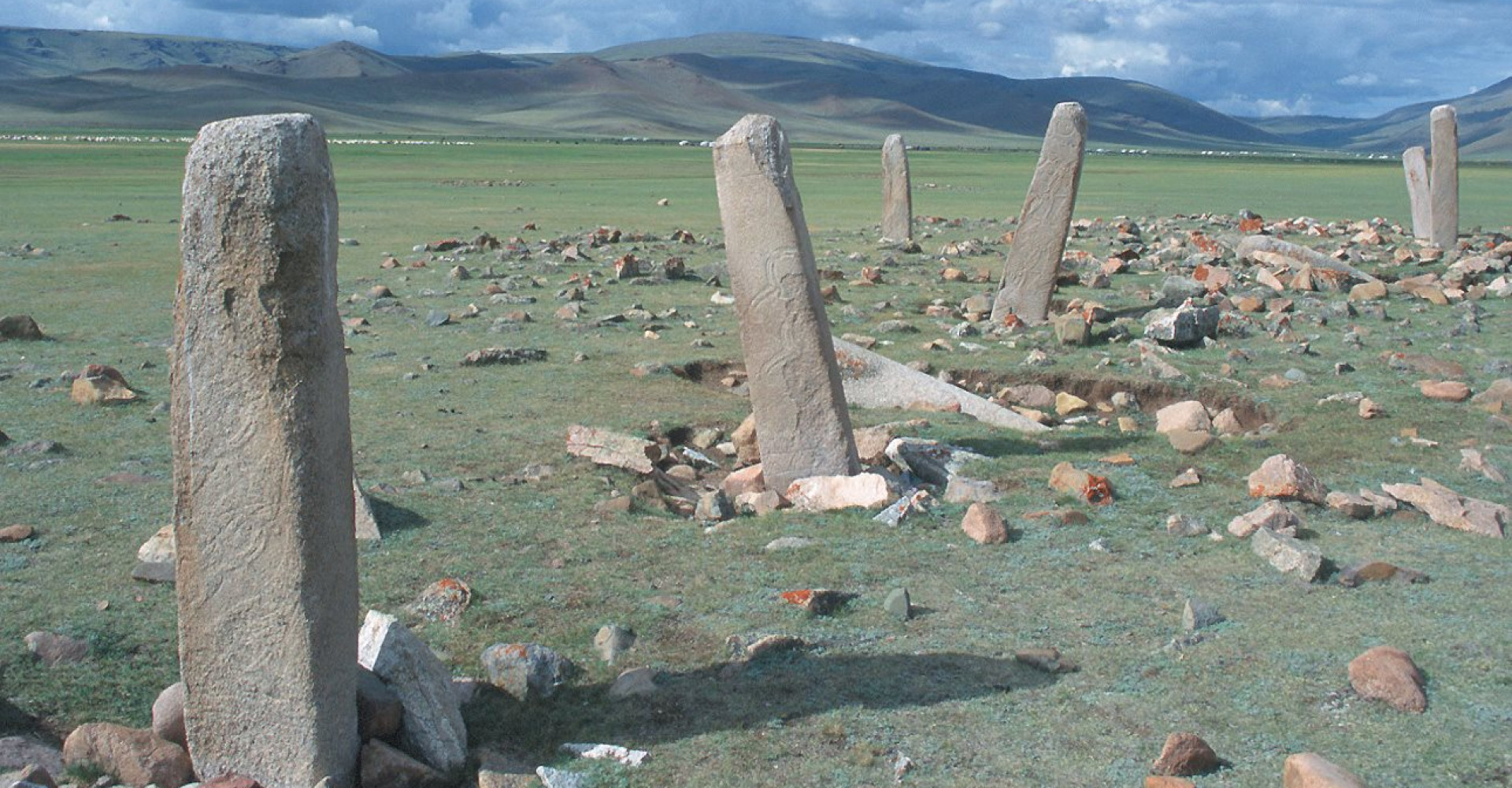 Daagan Del Deer Rock Statue