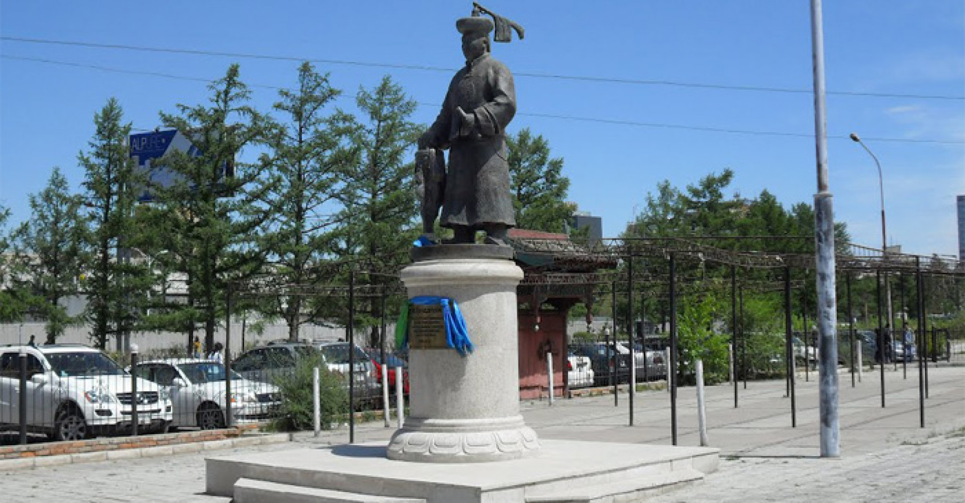 CHIN WANG MINJIDDORJIIN KHANDDORJ STATUE