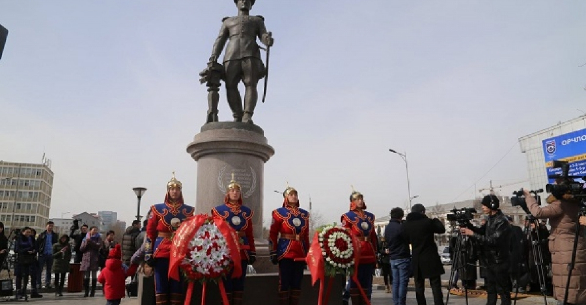 JAMYANGIIN LKHAGVASUREN STATUE