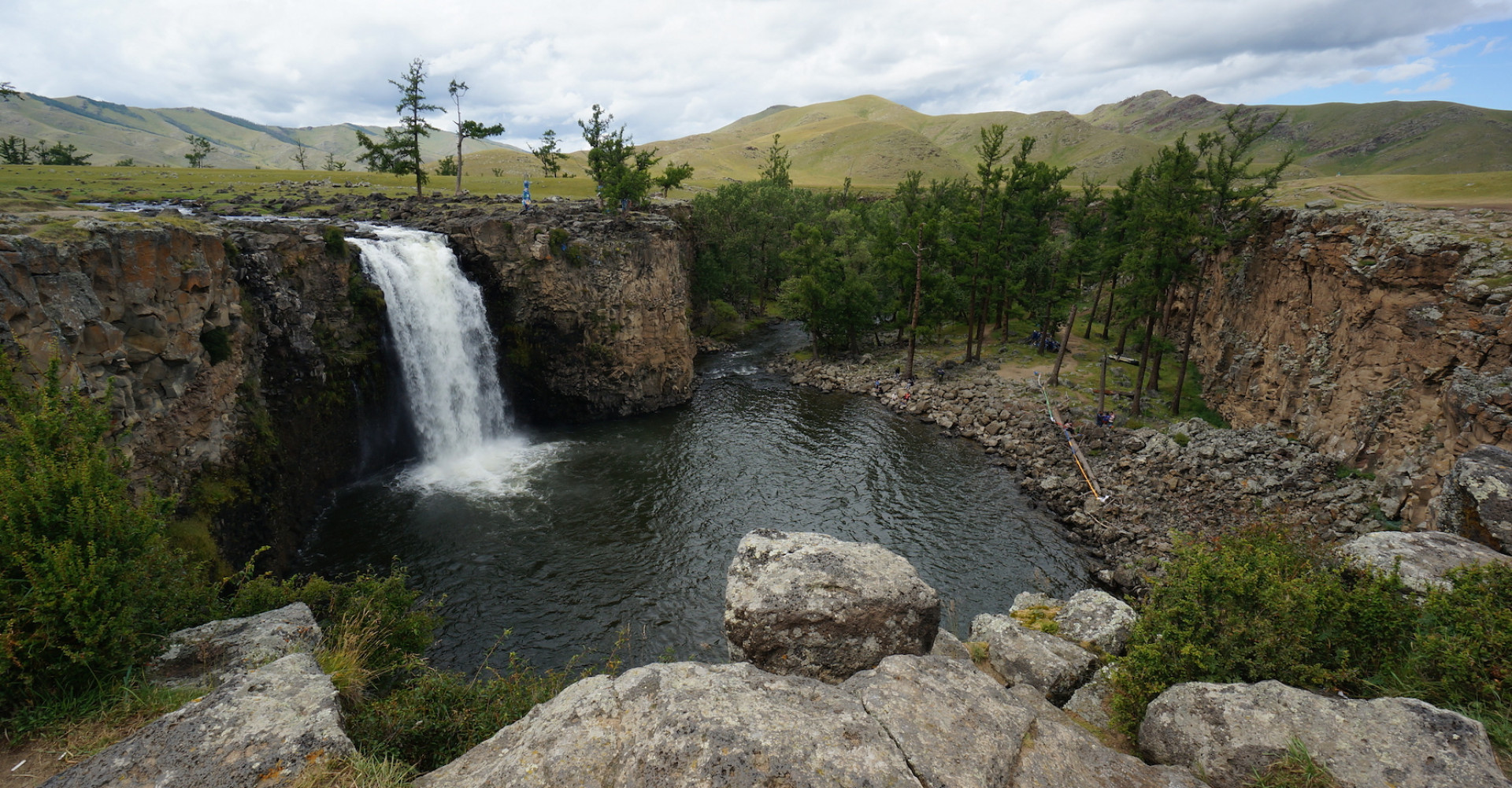 Waterfall Ulaan Tsutgalan