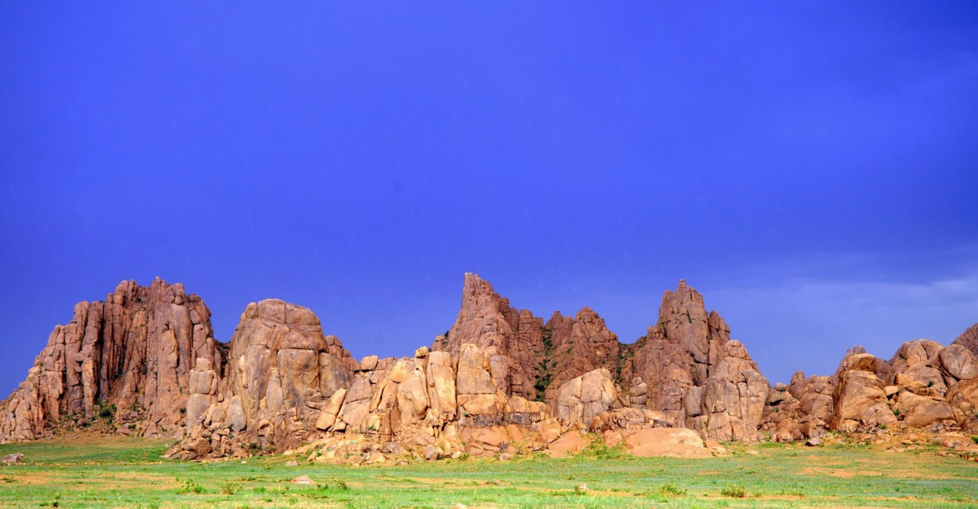 Ikh Gazrin Chuluu