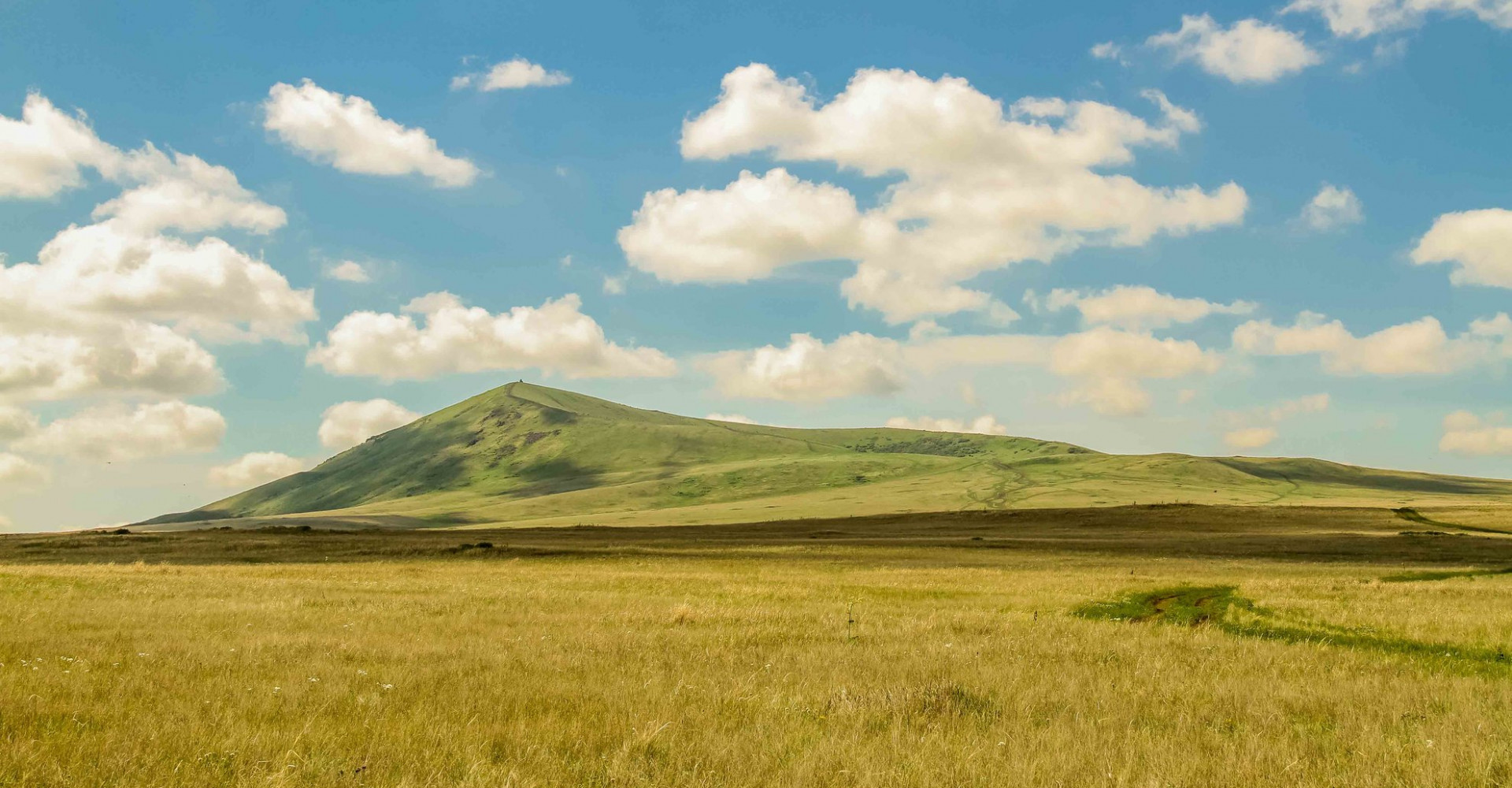 Shiliin Bogd Mountain