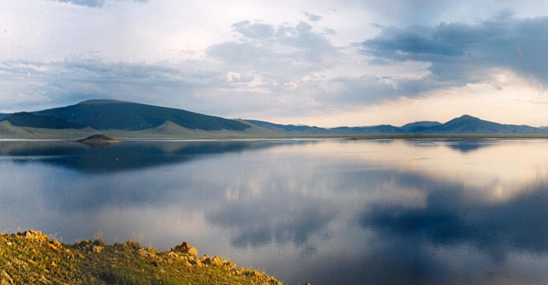Terkh Tsagaan Lake