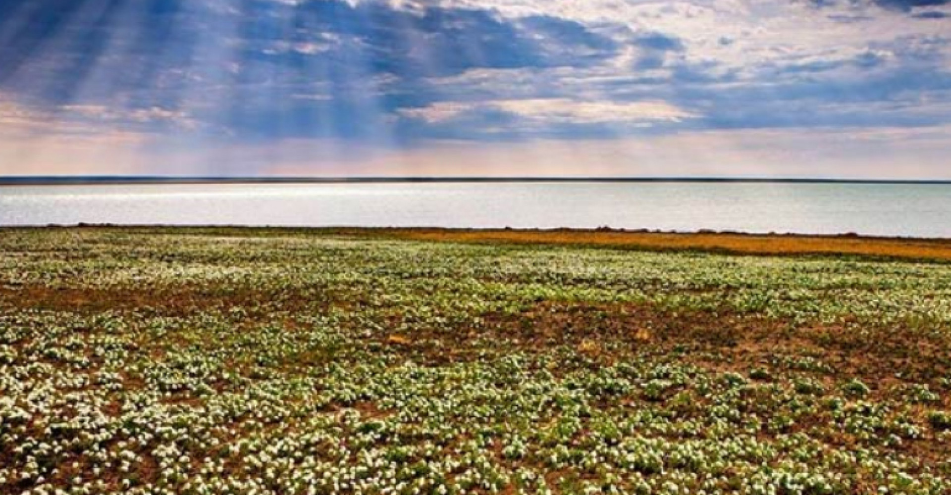 Khukh Lake