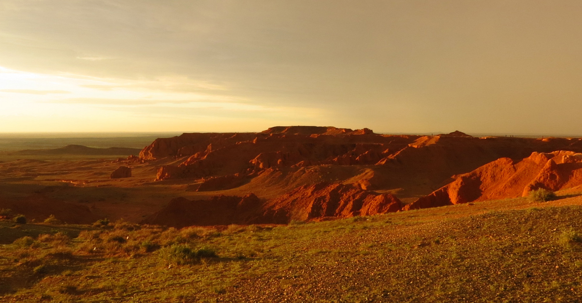 Flaming Cliffs ( Bayanzag )