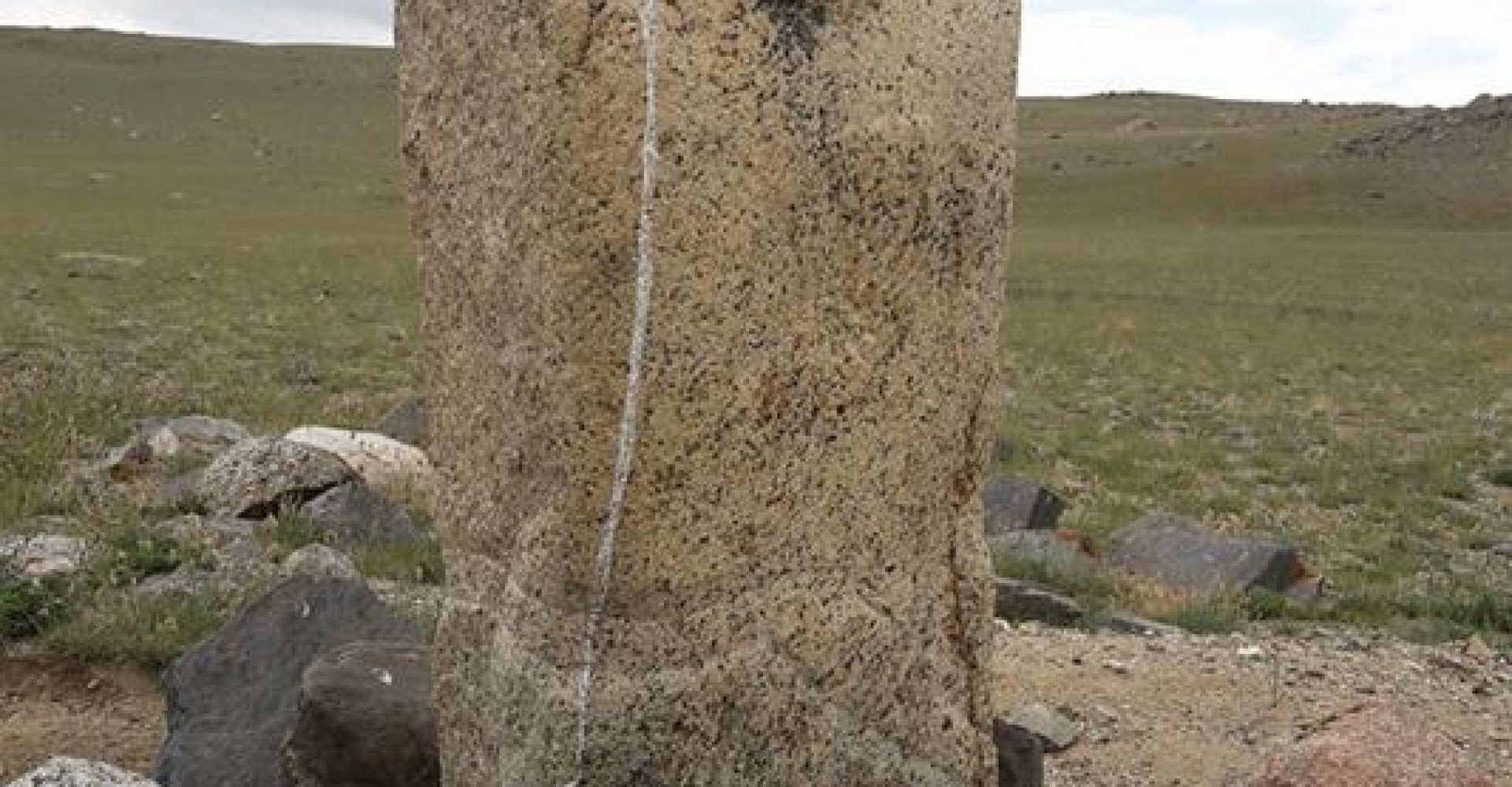 Stone statues in shuurhai