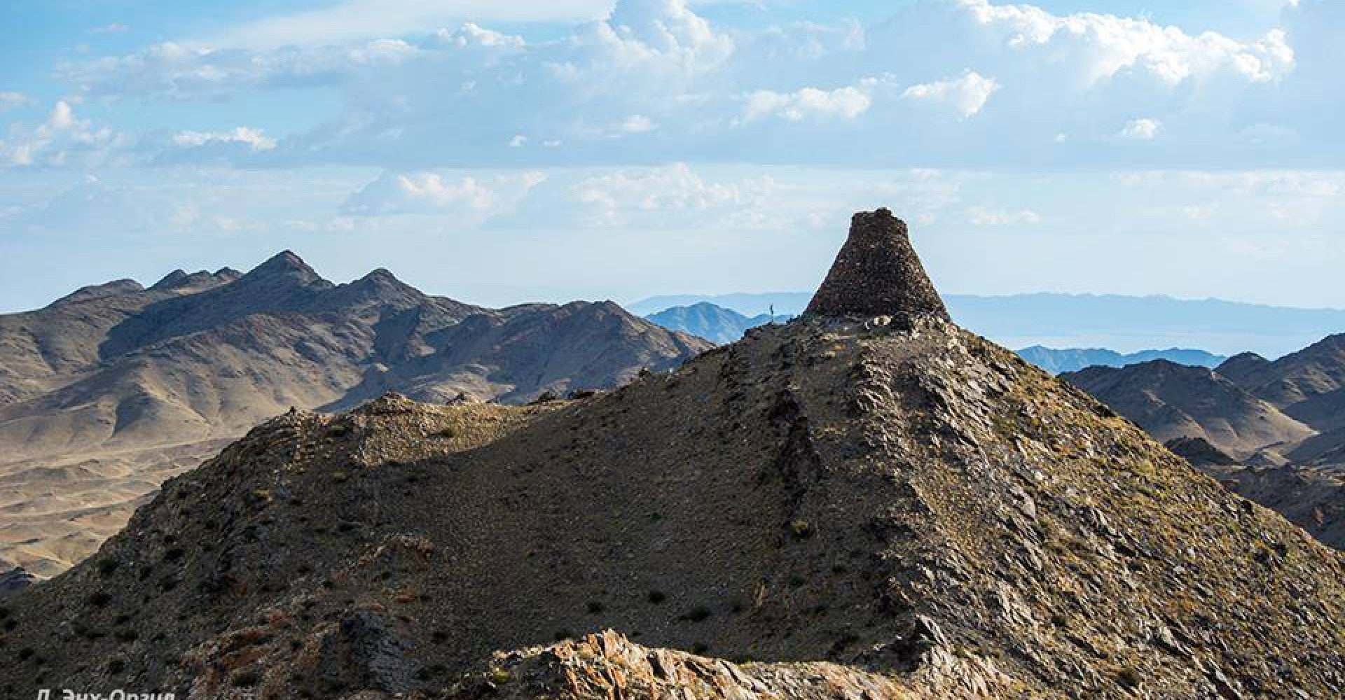 KHARUUL OVOO